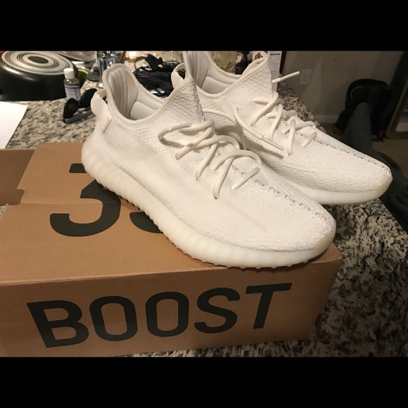 All-White Cream Yeezy v2 350 Boosts - Picture 1 of 3